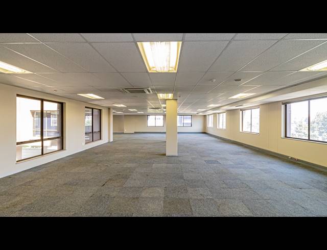 1,575M² OFFICE TO LET IN PARKTOWN